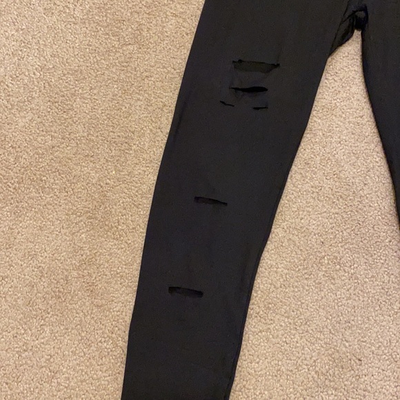 Size small distressed leggings - Picture 2 of 4